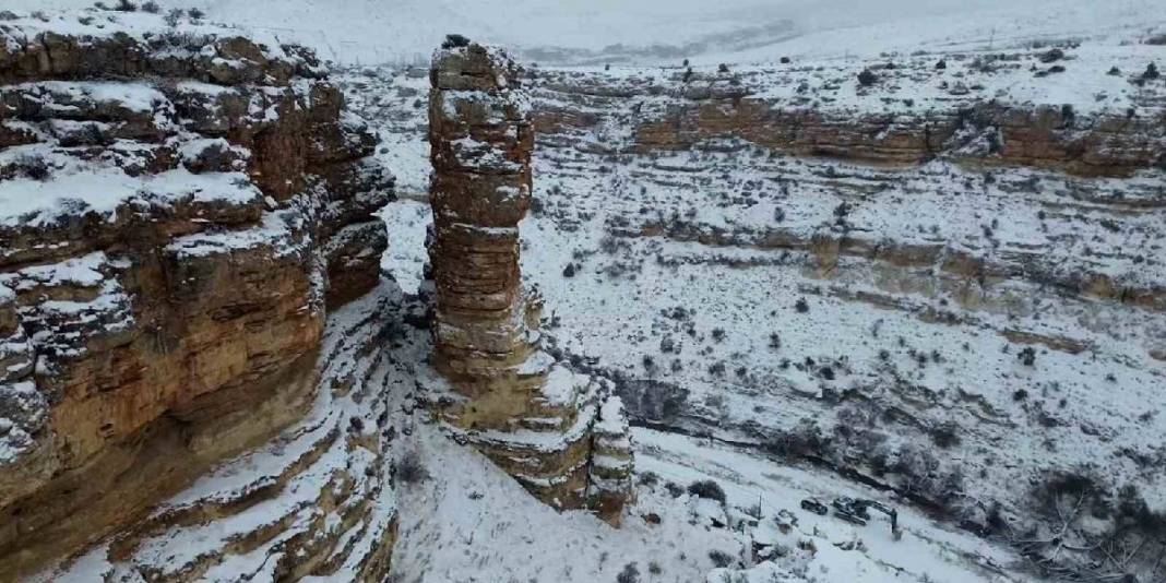Tarihe ışık tutan köy kar manzarasıyla büyülüyor! Atatürk’ün soyunun buradan geldiğine inanılıyor: Setlerin vazgeçilmezi oluyor 1